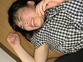 ナース服高く買い取ります！という誘いに乗って来た現役看護師に無理矢理迫る ありさ　サンプル画像02